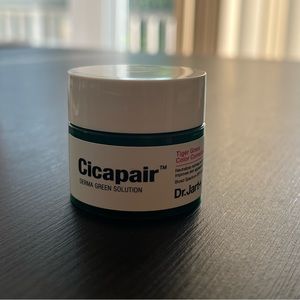 Dr. Jart Cicapair™ Tiger Grass Color Correcting Treatment SPF 30
10ml